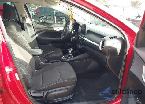 2024 Kia Forte Lxs z USA, uszkodzony, nr VIN 3KPF24AD5RE741634